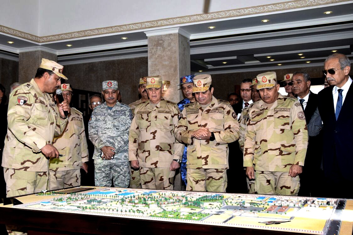 المشاريع الضخمة تمنح للجيش (أ ب)