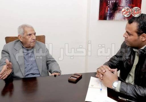 الدكتور الصاوى حبيب الطبيب مع محرر بوابة أخبار اليوم تصوير :أحمد نصر- محمود عبد العزيز- حسن يوسف