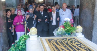 مواطنون يحيون ذكرى ثورة 23 يوليو بزيارة ضريح الزعيم الراحل جمال عبد الناصر مواطنون يحيون ذكرى ثورة 23 يوليو بزيارة ضريح الزعيم الراحل جمال عبد الناصر