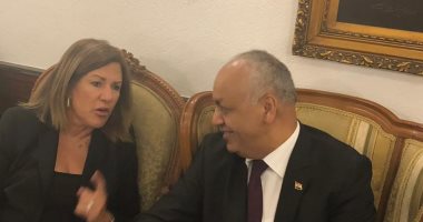 سياسيون ومواطنون يتوافدون على ضريح "عبد الناصر " لإحياء ذكرى رحيله.. صور