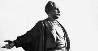 سعيد الشحات يكتب: ذات يوم 23 ديسمبر 1956.. علمان بريطانى وفرنسى على يد تمثال ديلسيبس.. والمقاومة تقرر نسفه من على قاعدته فى بورسعيد 