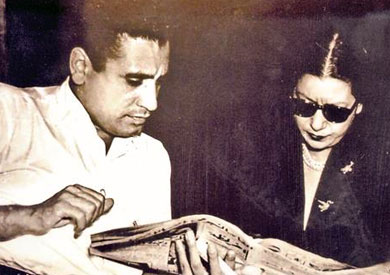 الأستاذ محمد حسنين هيكل مع كوكب الشرق أم كلثوم